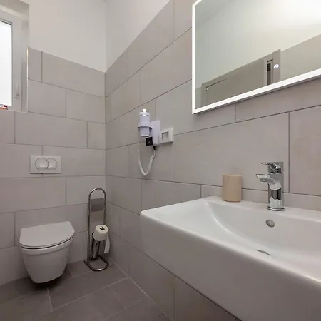 Konukevi La Preziosa 3*